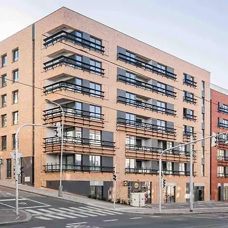 Newly Built Apartment With Balcony, Ac And Free Indoor Garage Prague Exterior photo