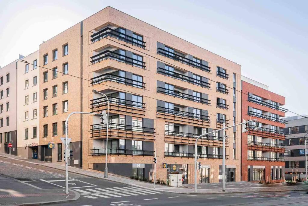 Appartement Newly Built With Balcony, Ac And Free Indoor Garage *